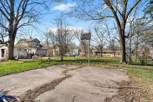 114 6th Avenue NW, Waseca, MN 56093