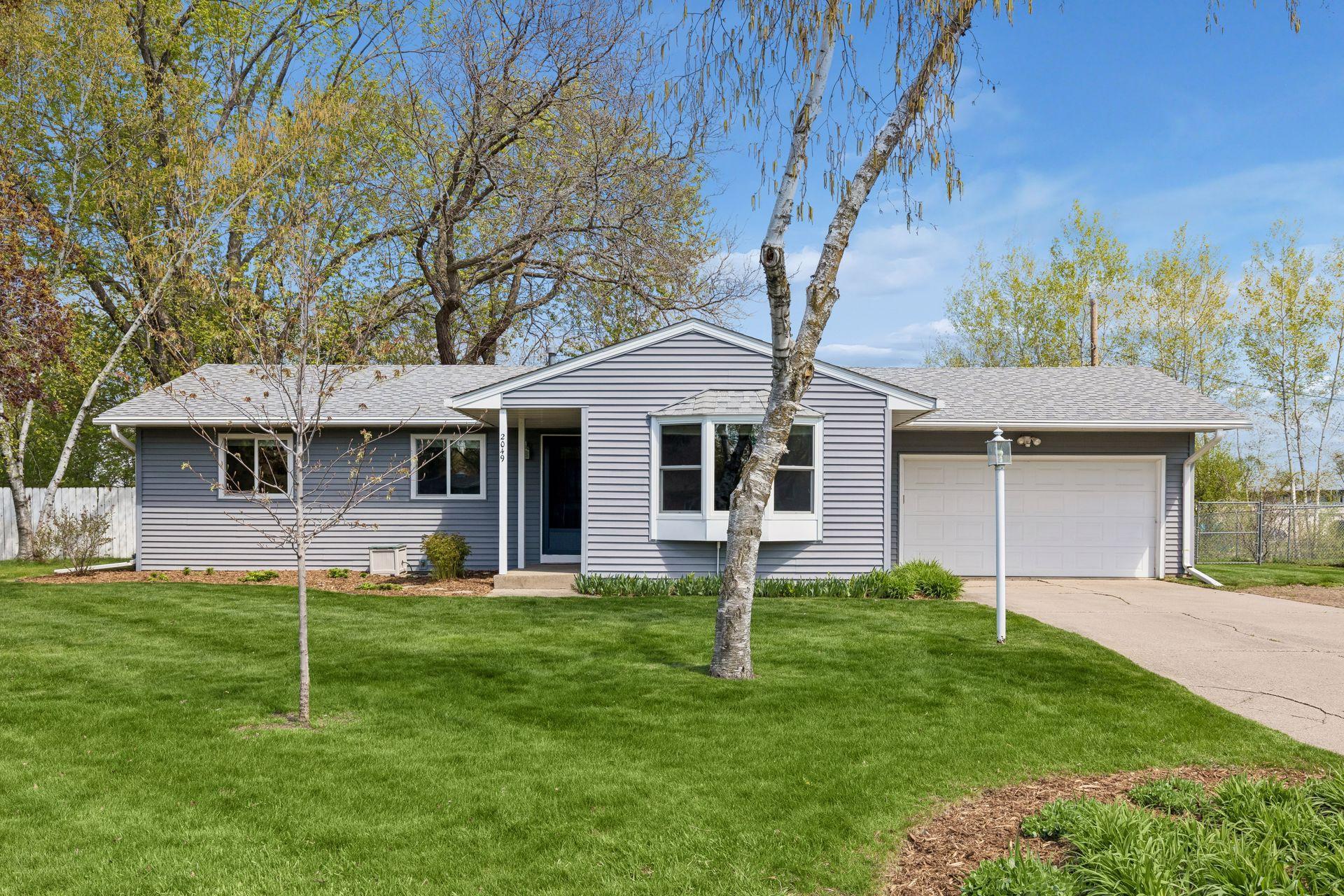 New roof and siding as of 2015/2016, New Lindus LeafGuard seamless gutters in 2026
