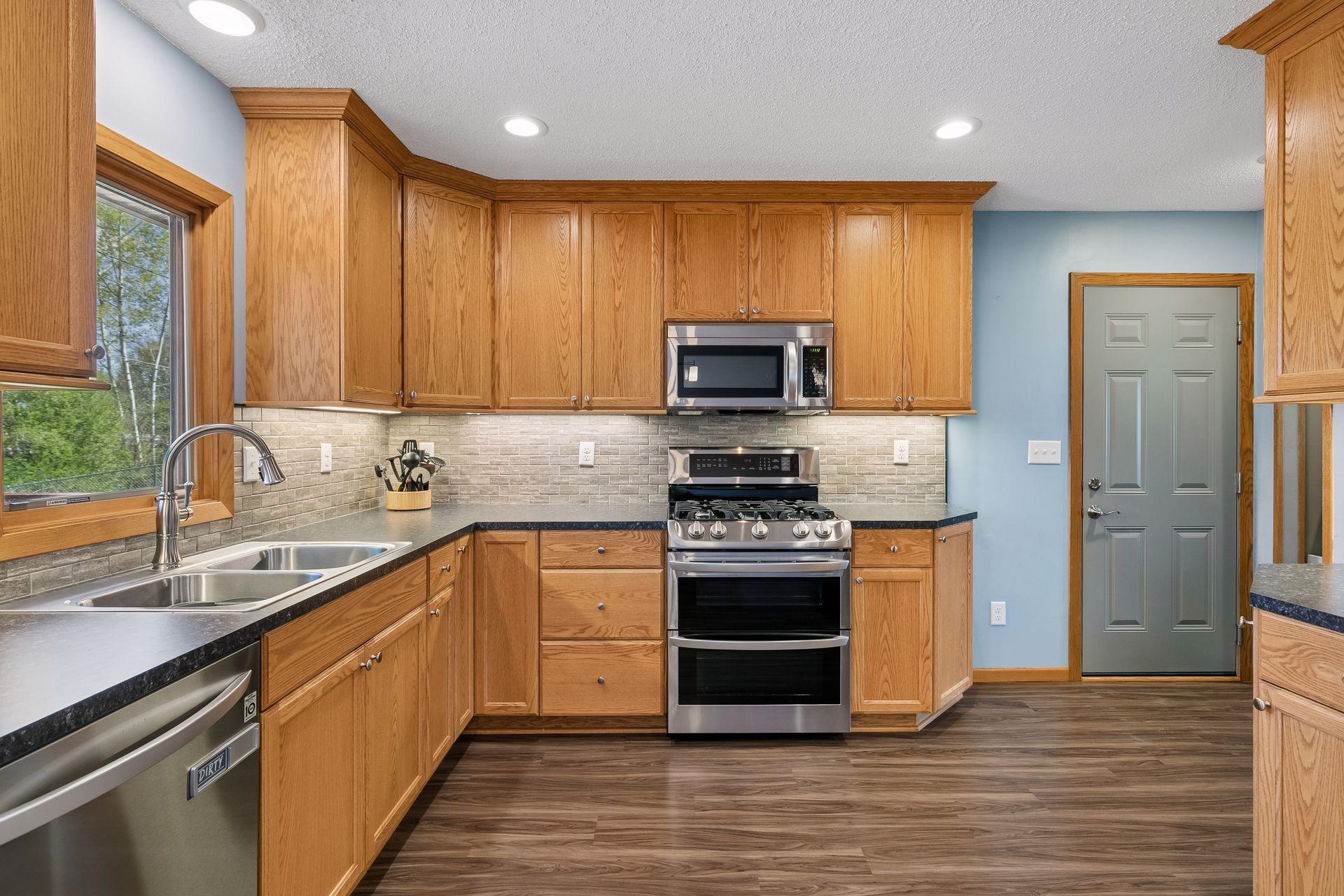 Fully remodeled kitchen as of 2020, new appliances and a new window