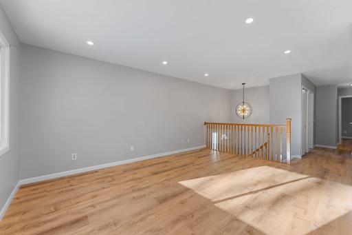 12318 Oak Leaf Court, Burnsville, MN 55337