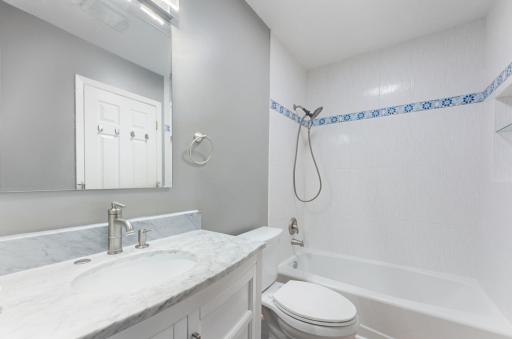 12318 Oak Leaf Court, Burnsville, MN 55337