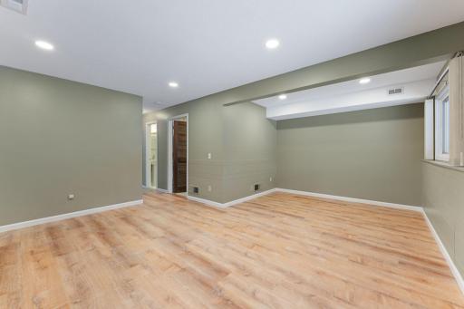 12318 Oak Leaf Court, Burnsville, MN 55337