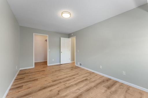 12318 Oak Leaf Court, Burnsville, MN 55337