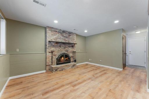 12318 Oak Leaf Court, Burnsville, MN 55337