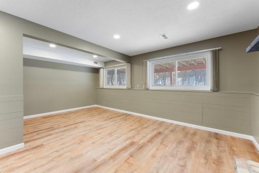 12318 Oak Leaf Court, Burnsville, MN 55337