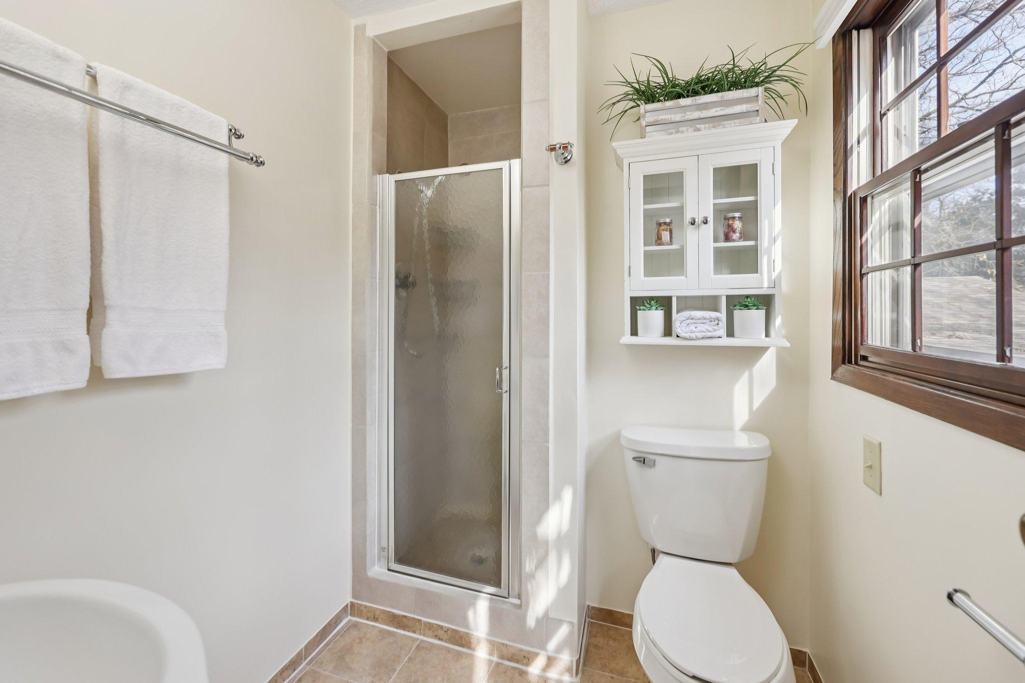 Primary bedroom 3/4 bath