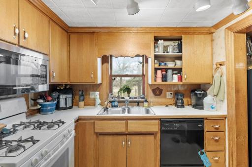815 333rd Avenue NE, Cambridge, MN 55008