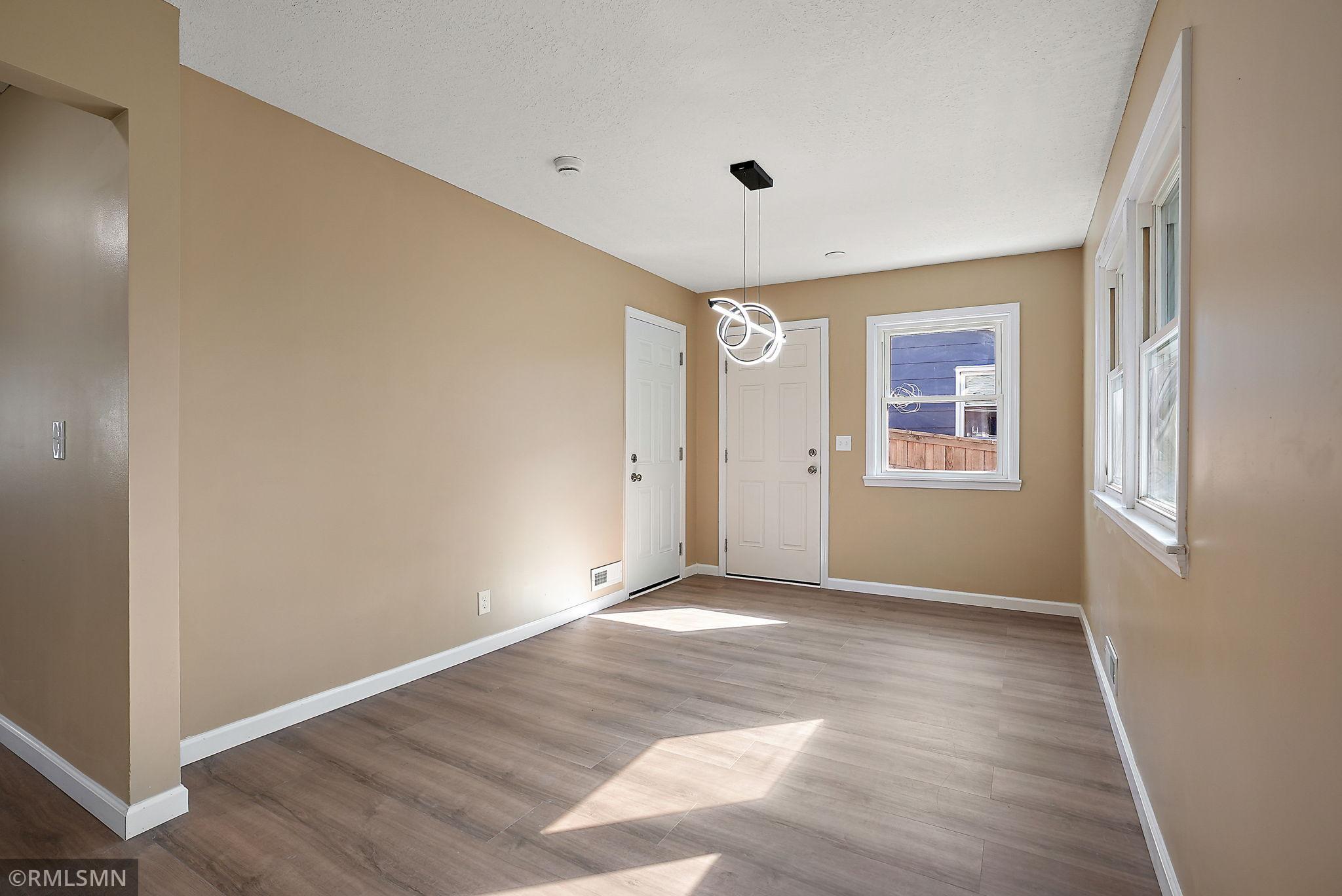 Dinning area -00344.jpg