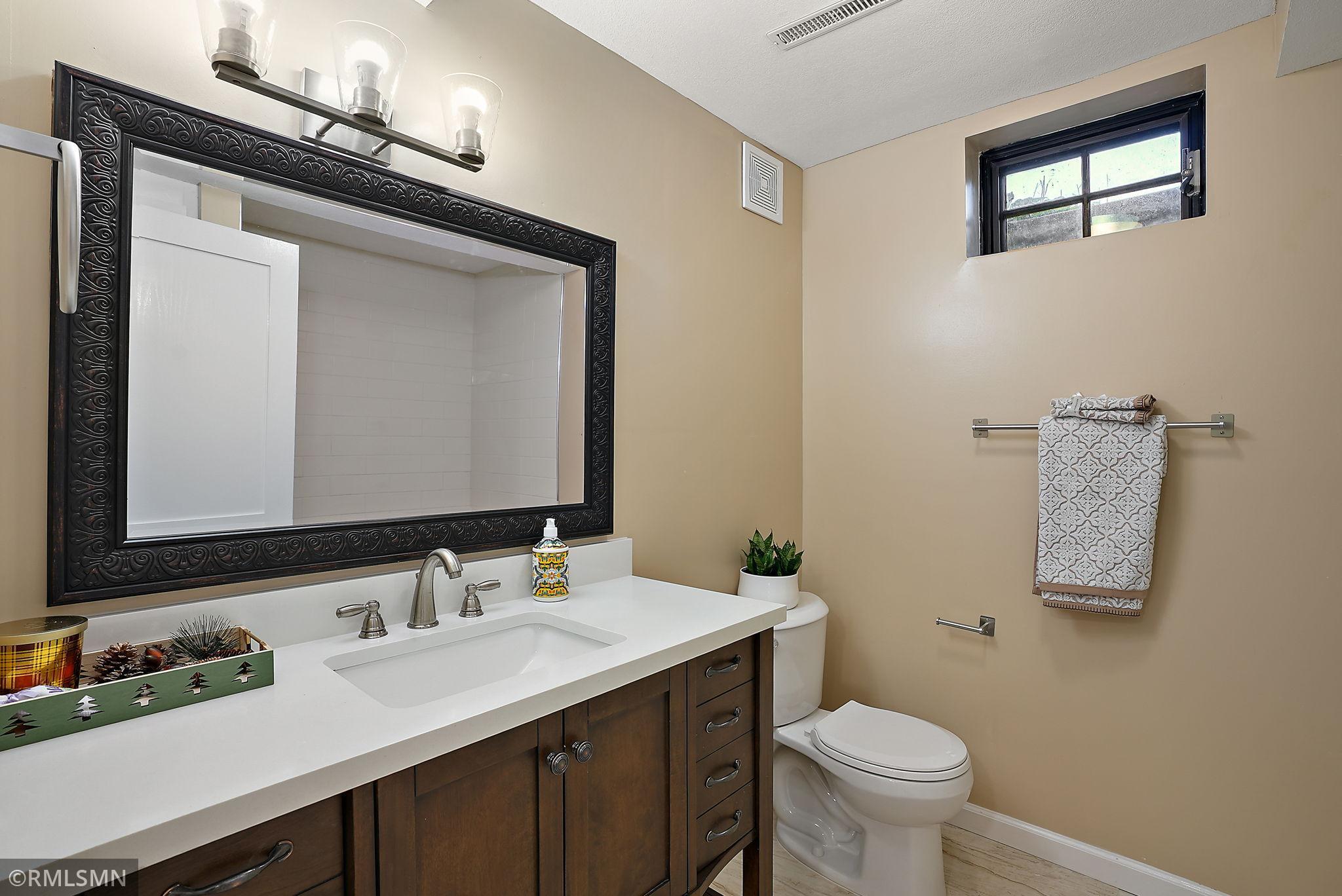 Bathroom in lower level - 00401.jpg