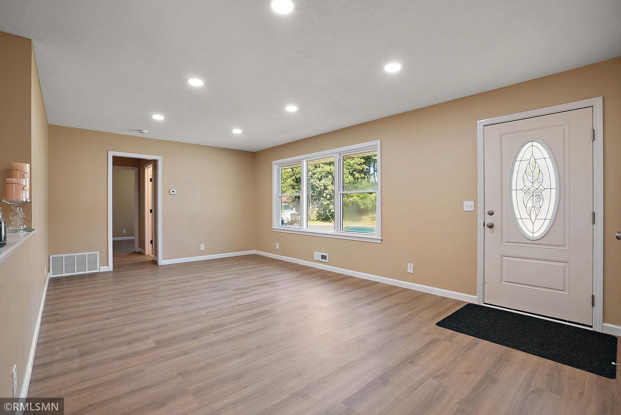 2-web-or-mls-First Person Visuals00335.jpg