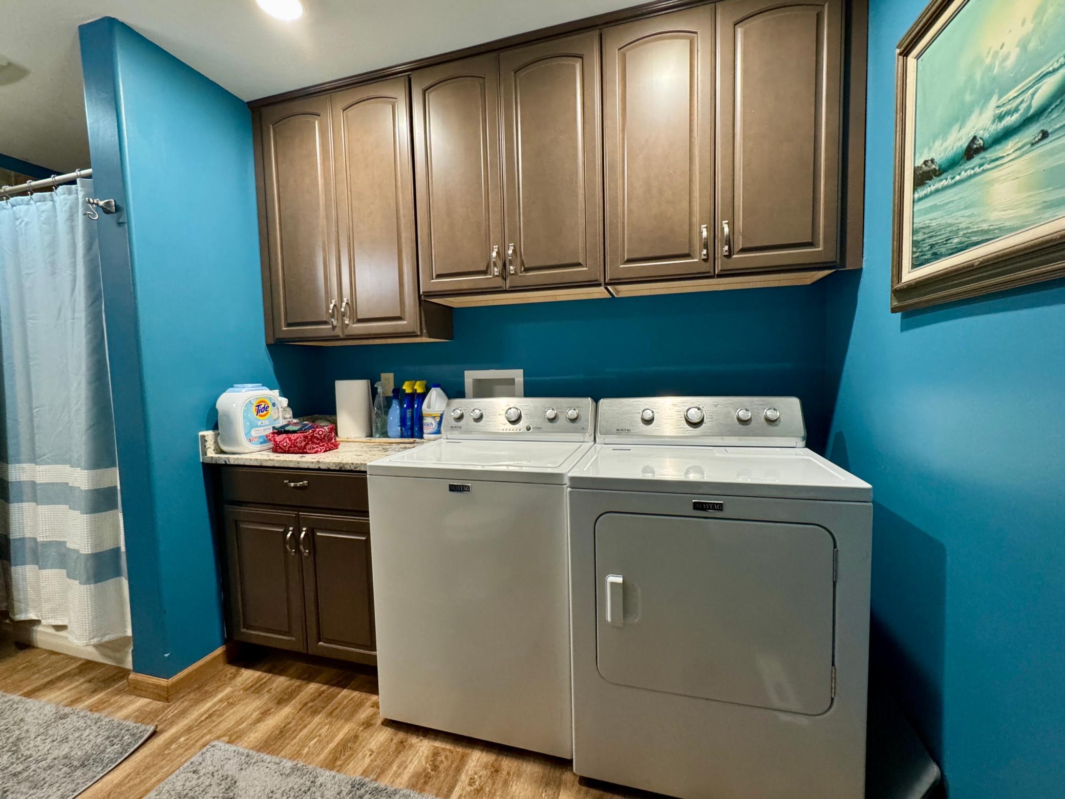 Primary Bathroom w/ Laundry