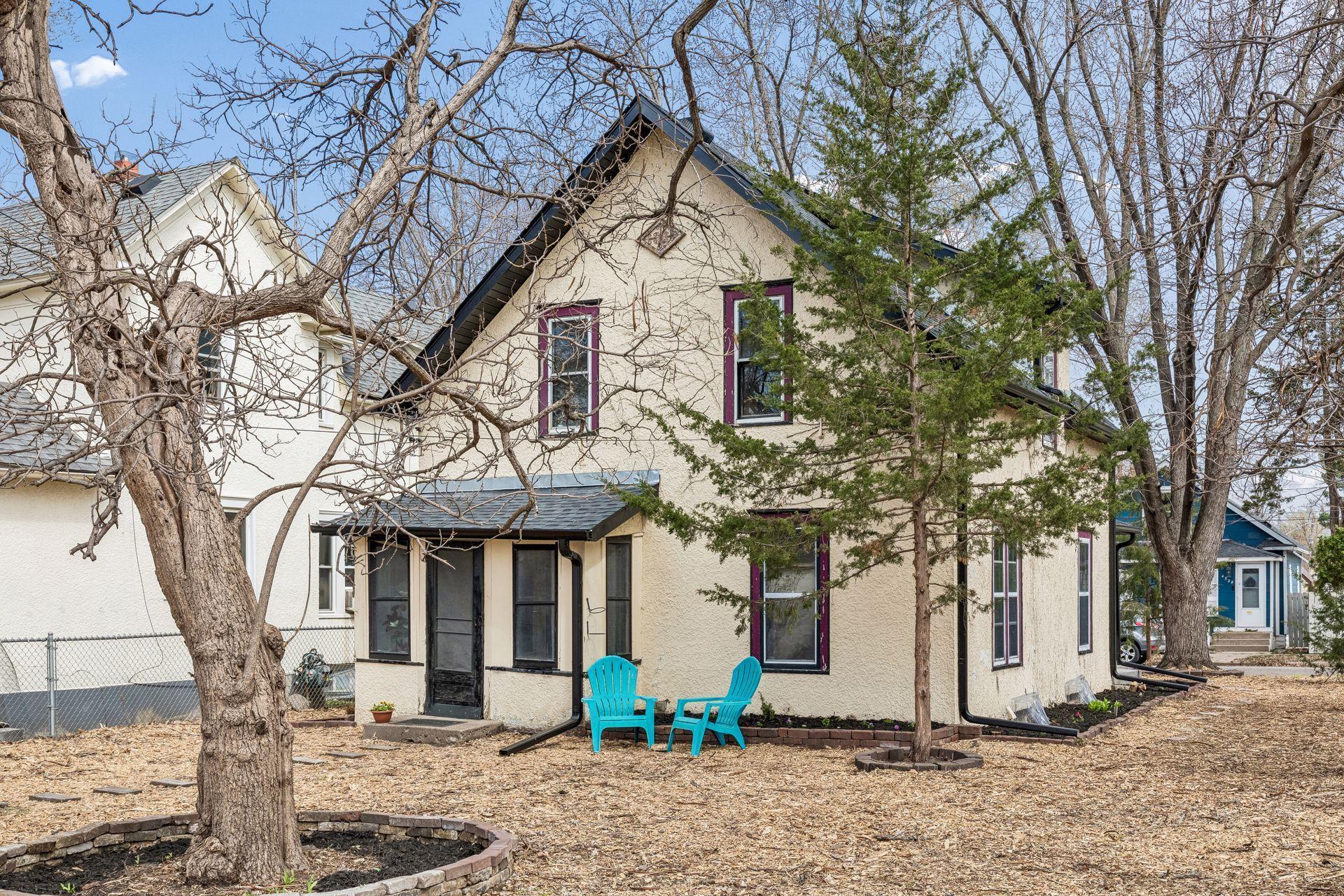 Sit and Look at Victory Memorial Parkway