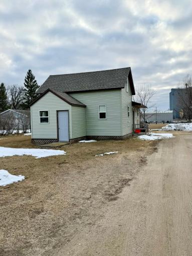 305 Harding Street S, Karlstad, MN 56732