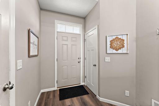 6815 91st Street S, Cottage Grove, MN 55016