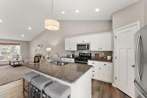 6815 91st Street S, Cottage Grove, MN 55016