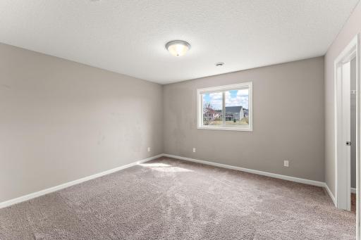 6815 91st Street S, Cottage Grove, MN 55016