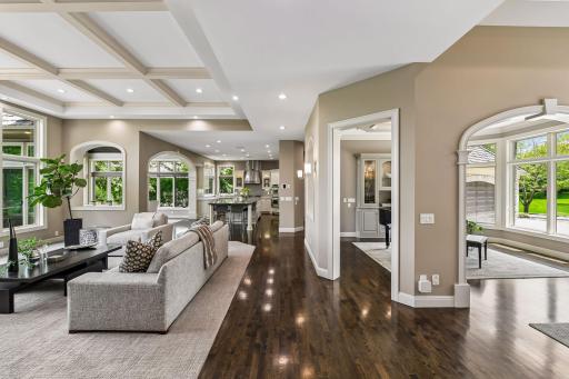 18394 Nicklaus Way, Eden Prairie, MN 55347