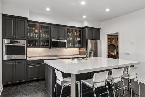 18394 Nicklaus Way, Eden Prairie, MN 55347