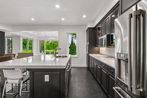 18394 Nicklaus Way, Eden Prairie, MN 55347