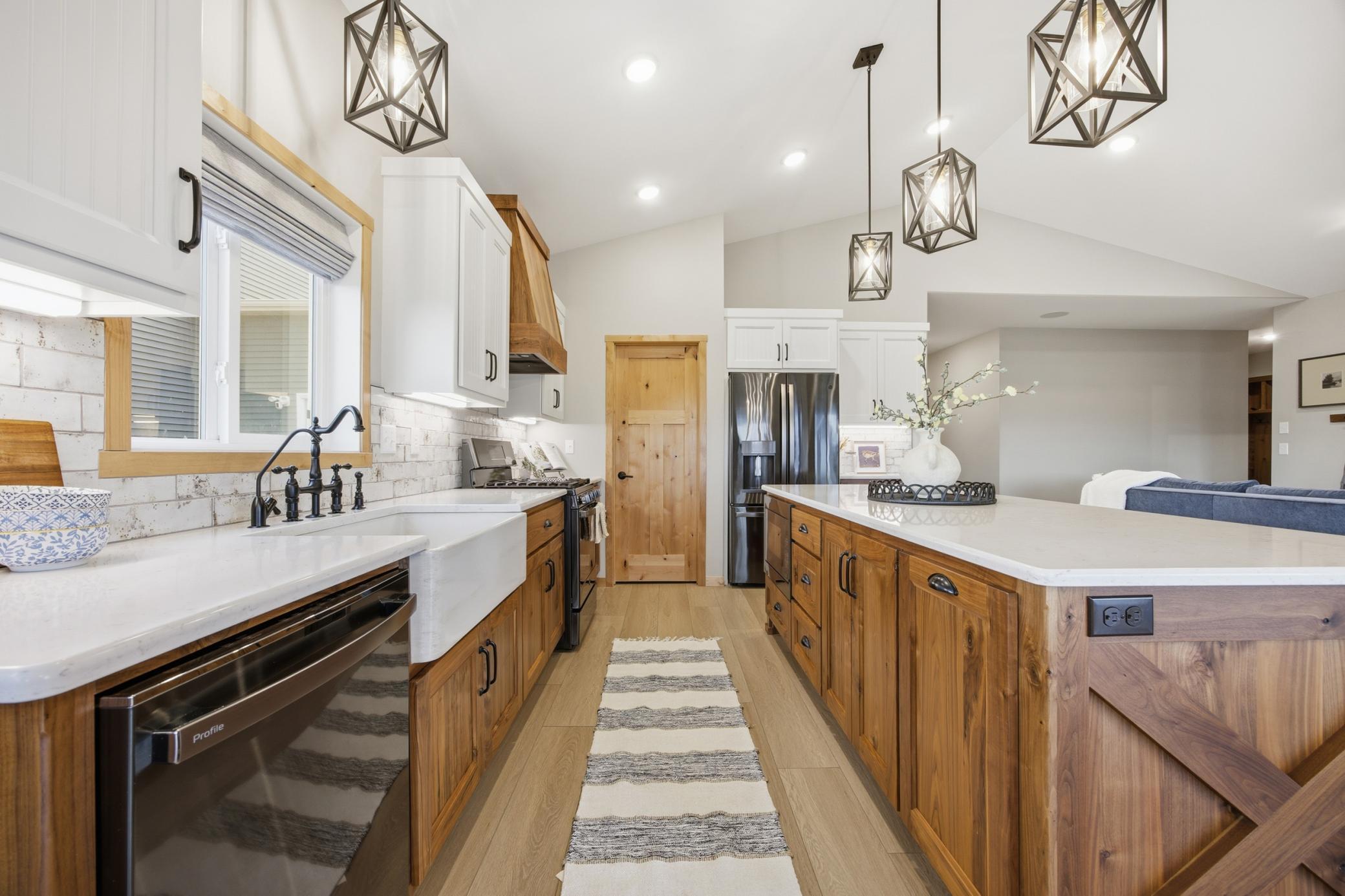 Kitchen Facing Pantry