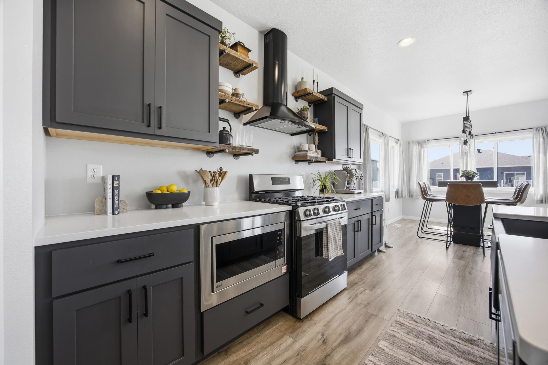 Gas Stove with Hood and Built-In Micro