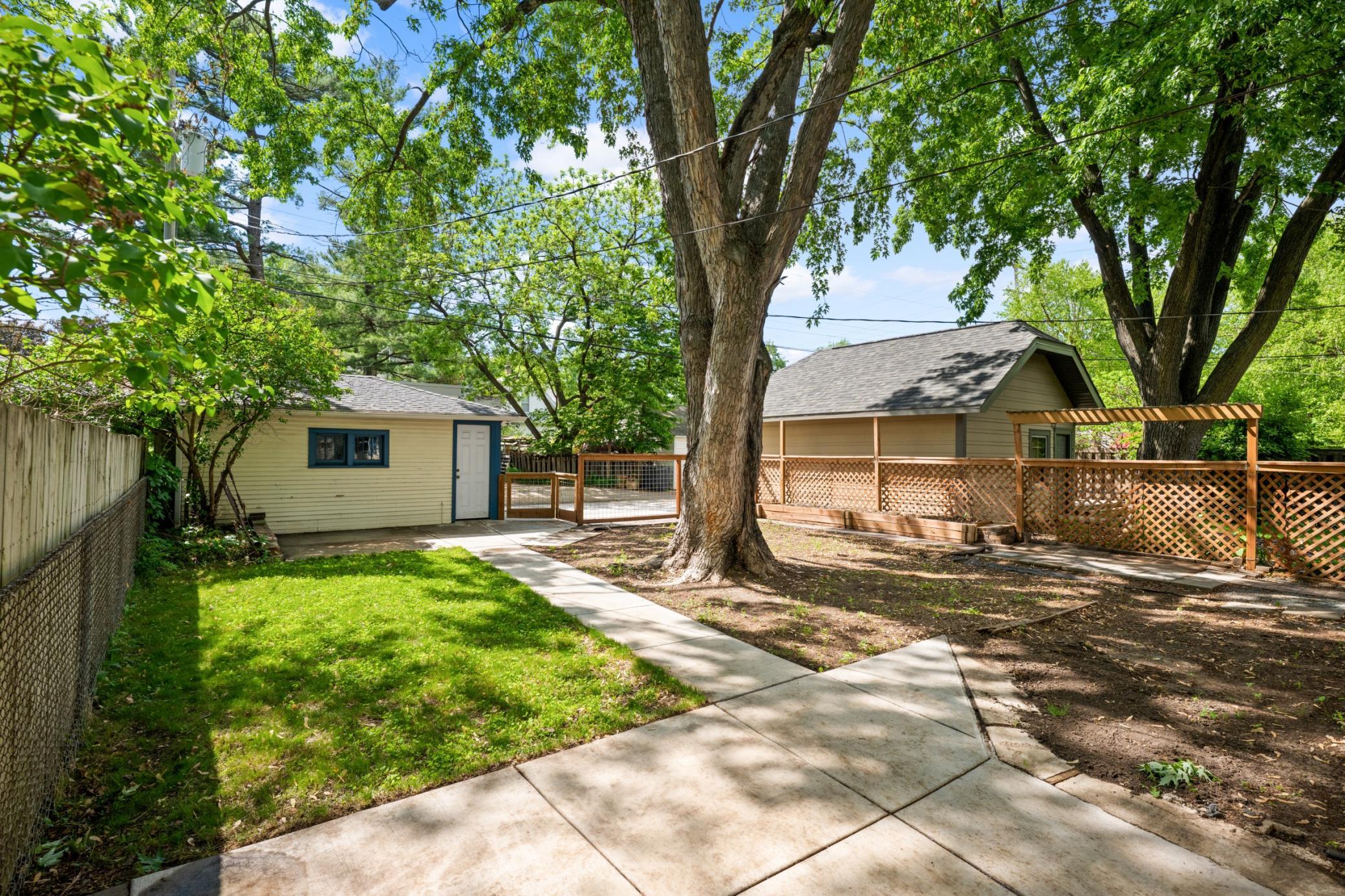 Newer concrete patio, sidewalk and driveway!