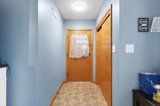 621SouthGardenStreet,LakeCity,MN55041-7026.jpg
