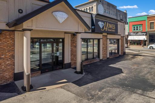 324 Main Street, La Crosse, WI 54601