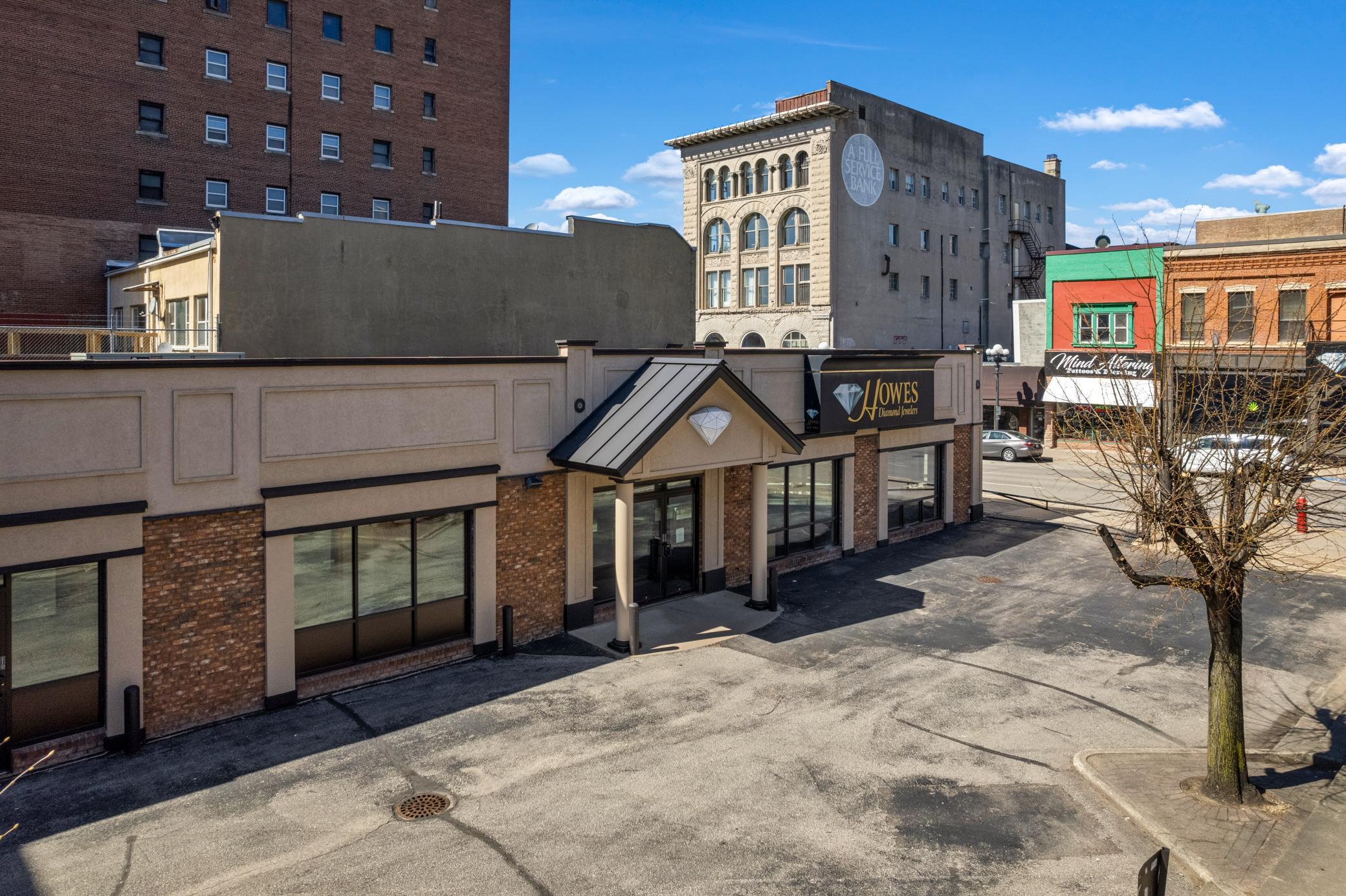 324 Main St (18).jpg