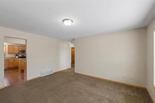 304 Pondridge Circle, Wayzata, MN 55391