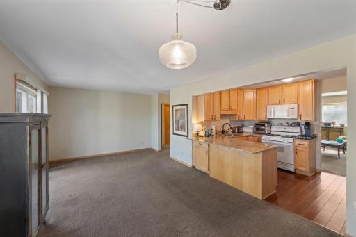 304 Pondridge Circle, Wayzata, MN 55391