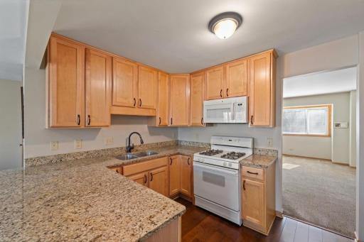 304 Pondridge Circle, Wayzata, MN 55391