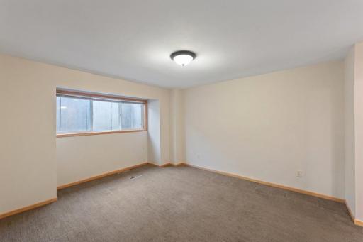 304 Pondridge Circle, Wayzata, MN 55391