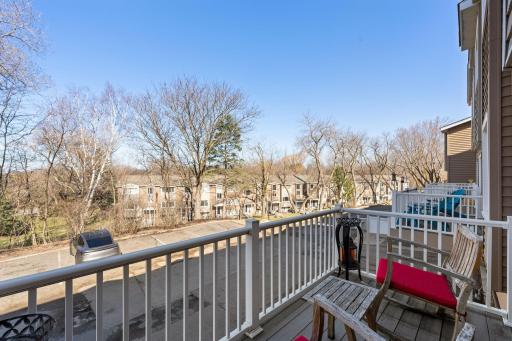 304 Pondridge Circle, Wayzata, MN 55391