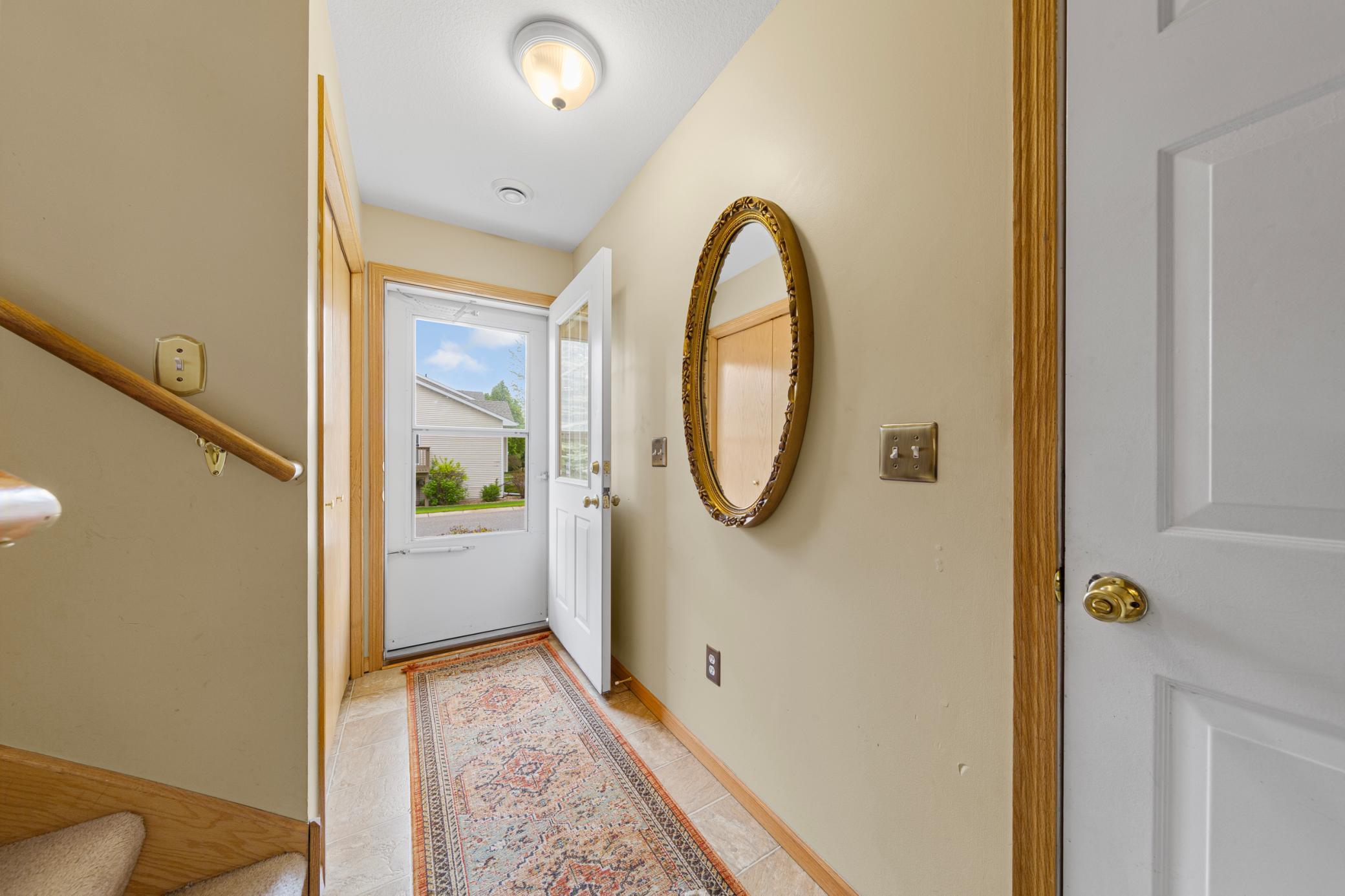 5a entry_foyer.jpg