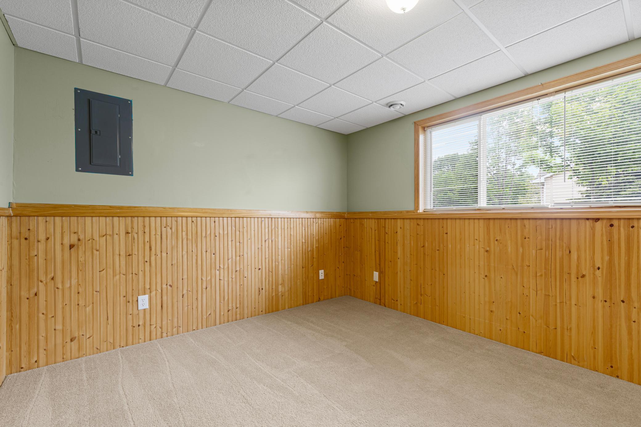 24 family room_lower.jpg