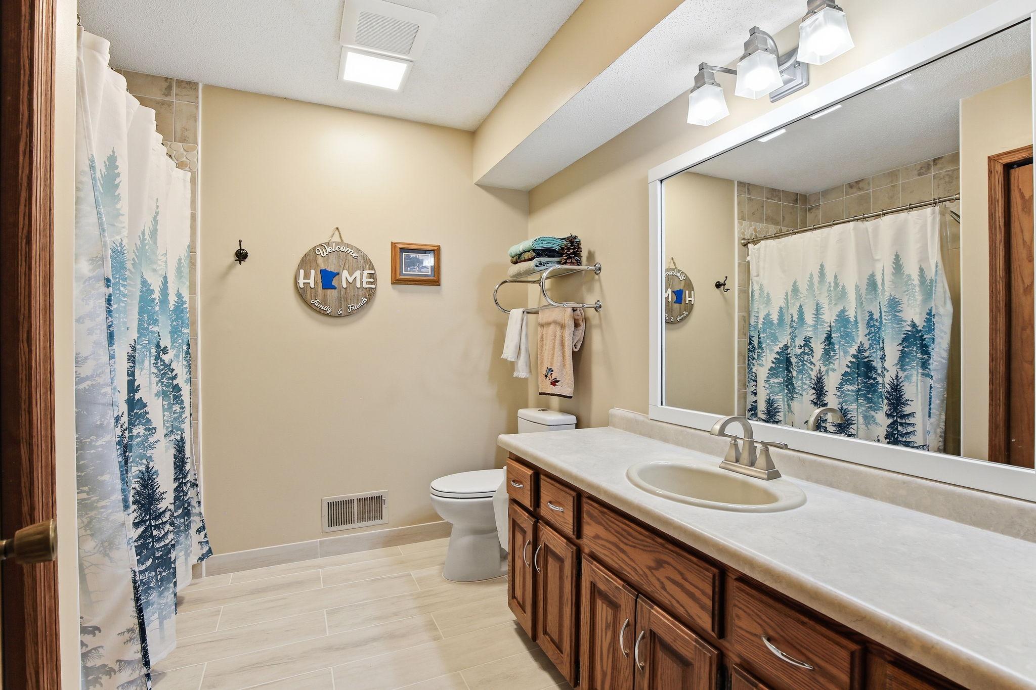 22-web-or-mls-22145-Jason-Ave-N-22.jpg