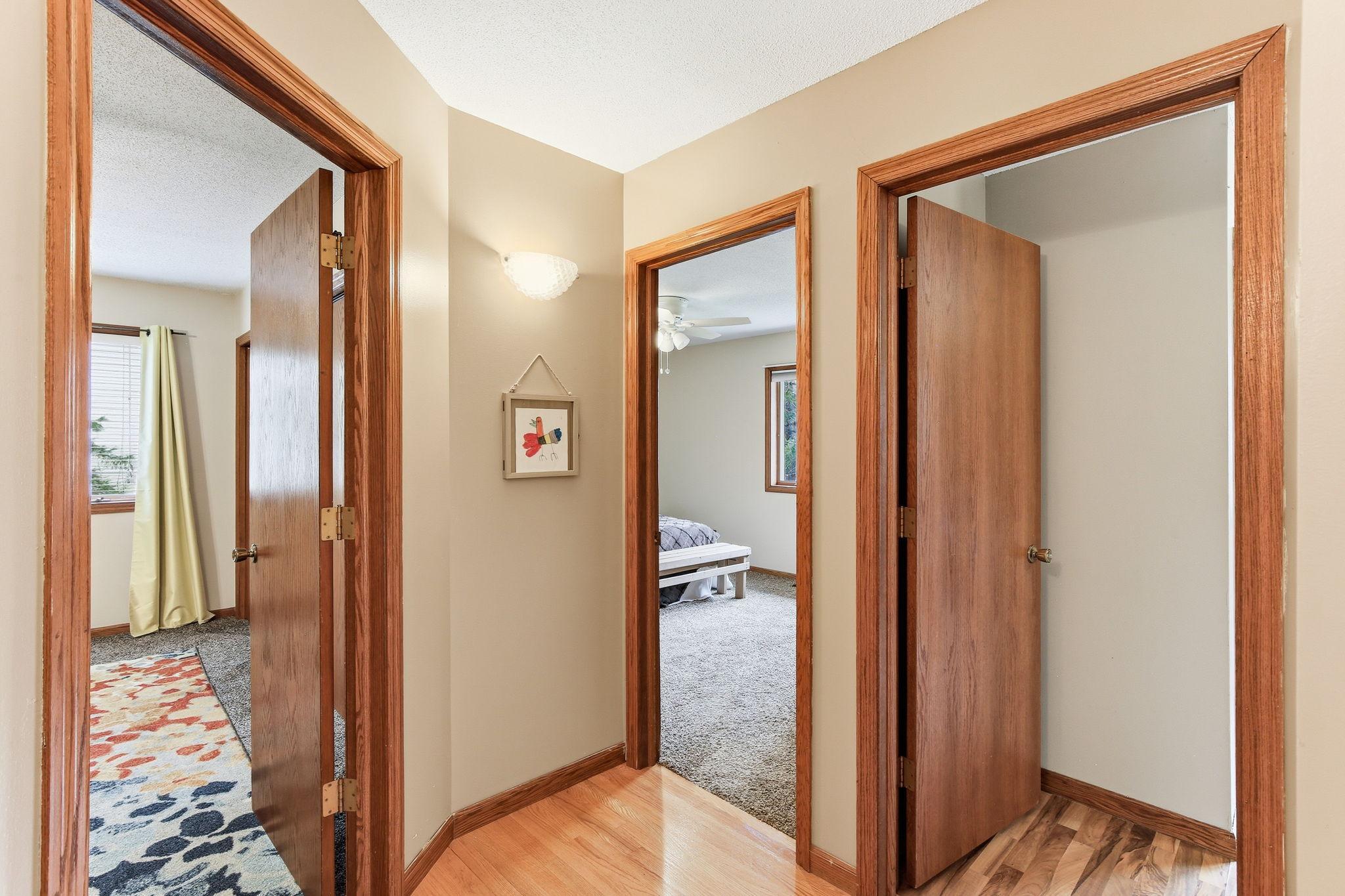 18-web-or-mls-22145-Jason-Ave-N-18.jpg