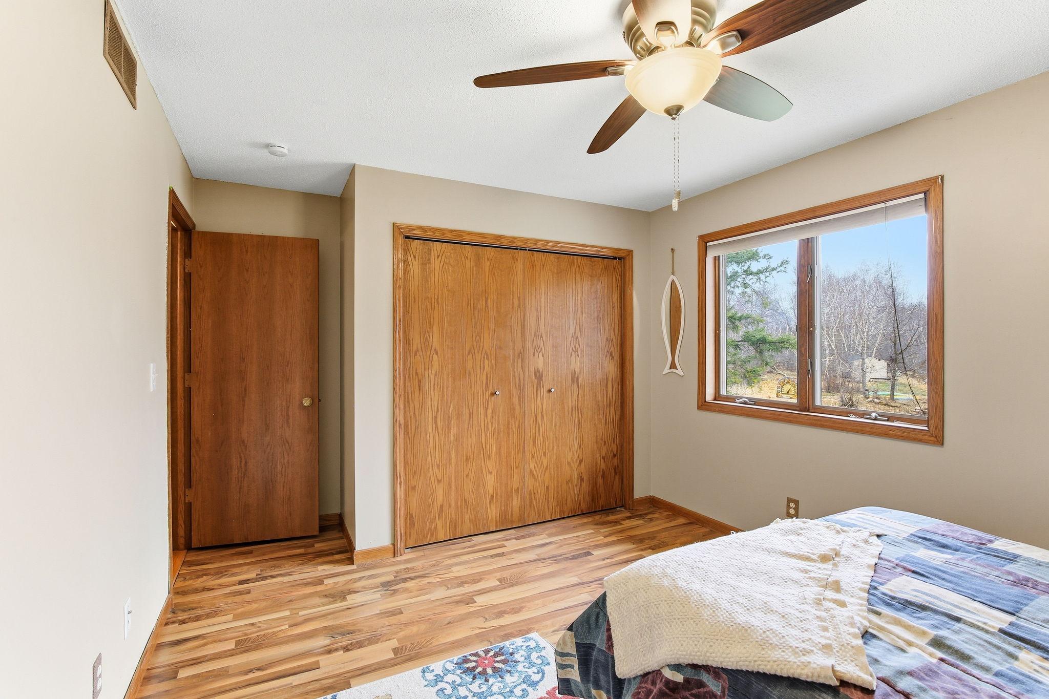 25-web-or-mls-22145-Jason-Ave-N-25.jpg