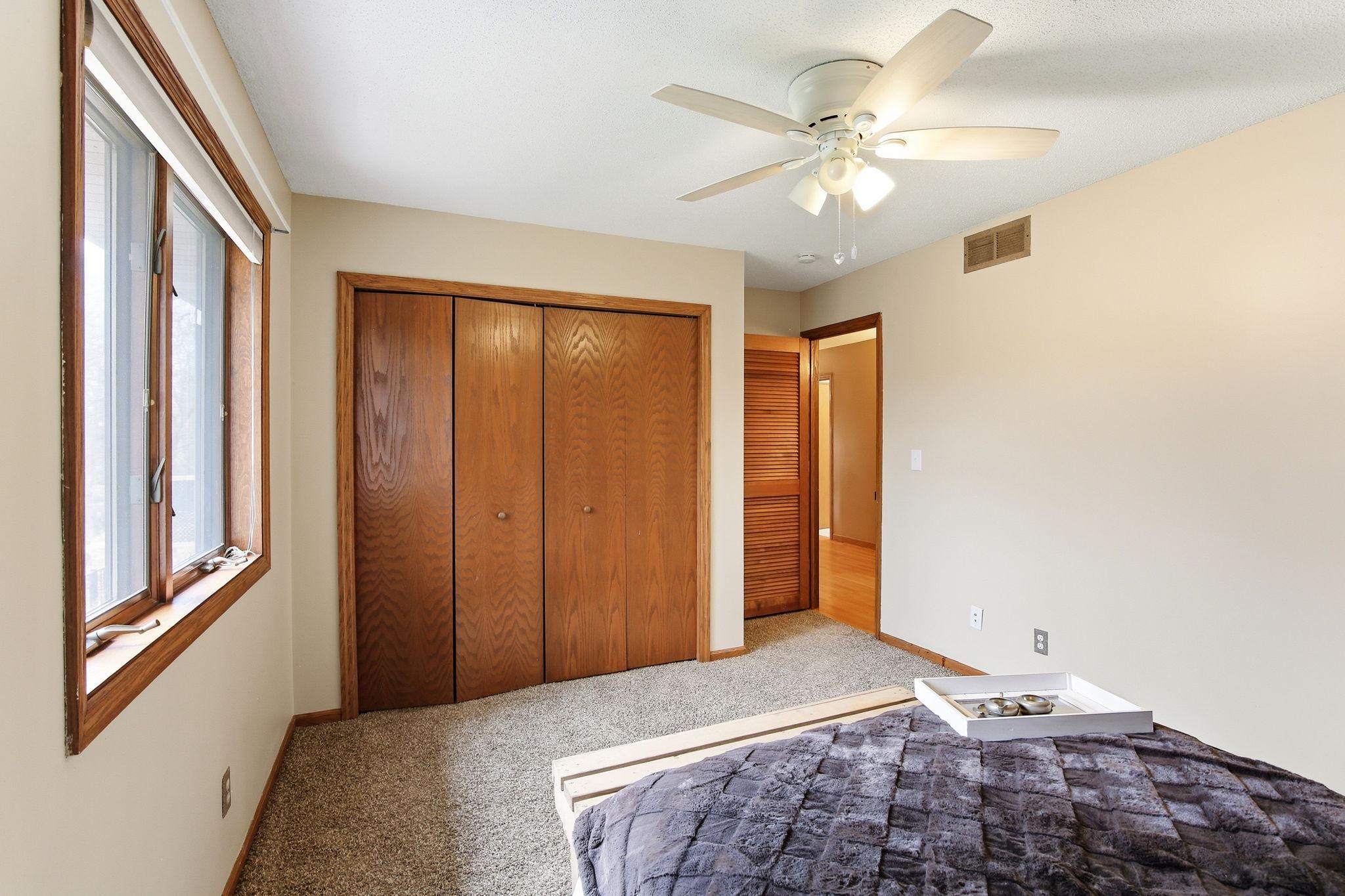 27-web-or-mls-22145-Jason-Ave-N-27.jpg