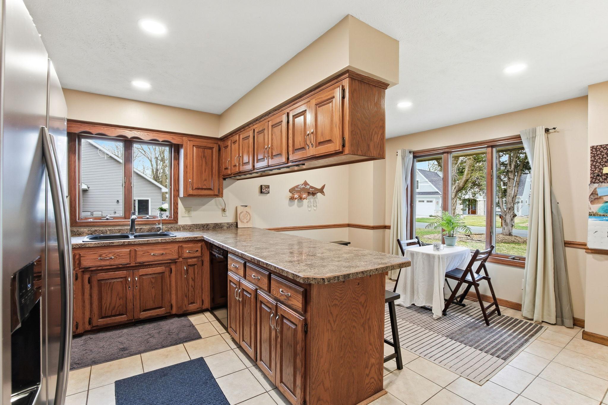 extra wide counter with overhang