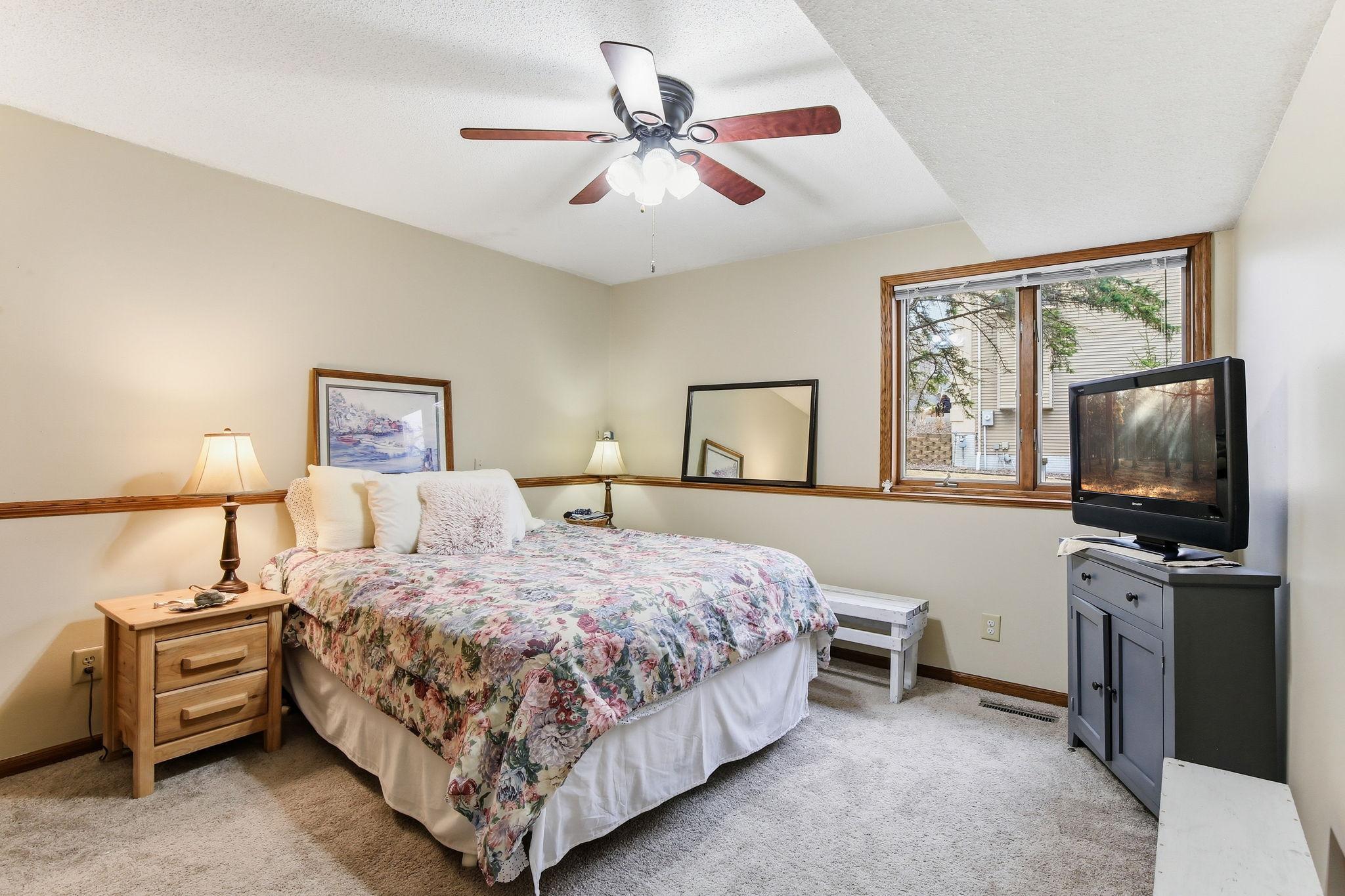33-web-or-mls-22145-Jason-Ave-N-33.jpg