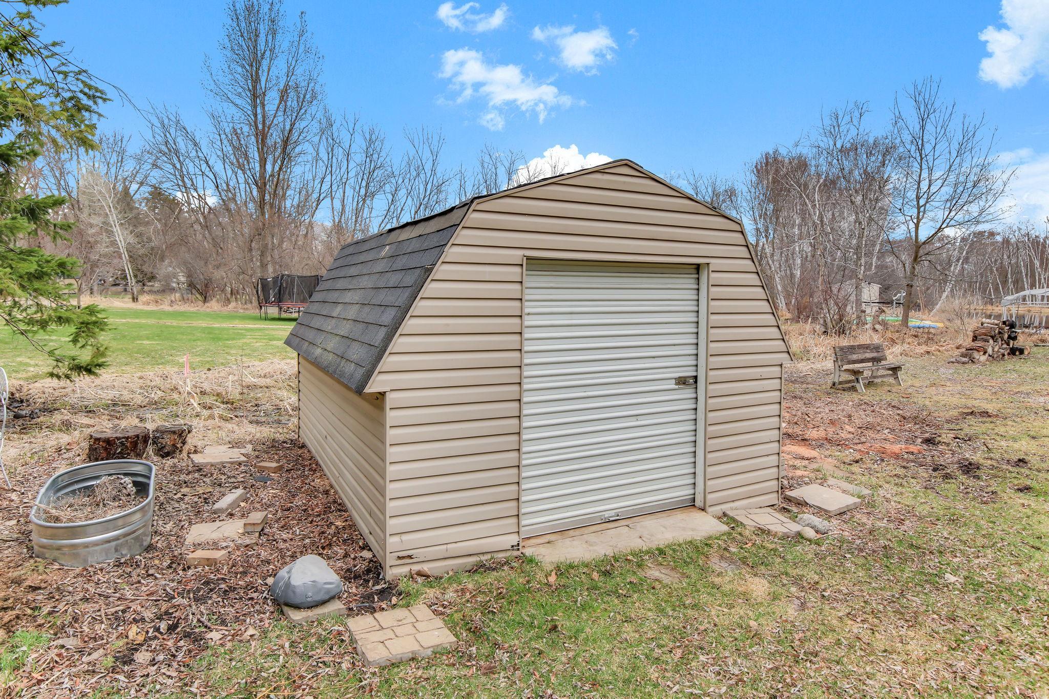 43-web-or-mls-22145-Jason-Ave-N-43.jpg