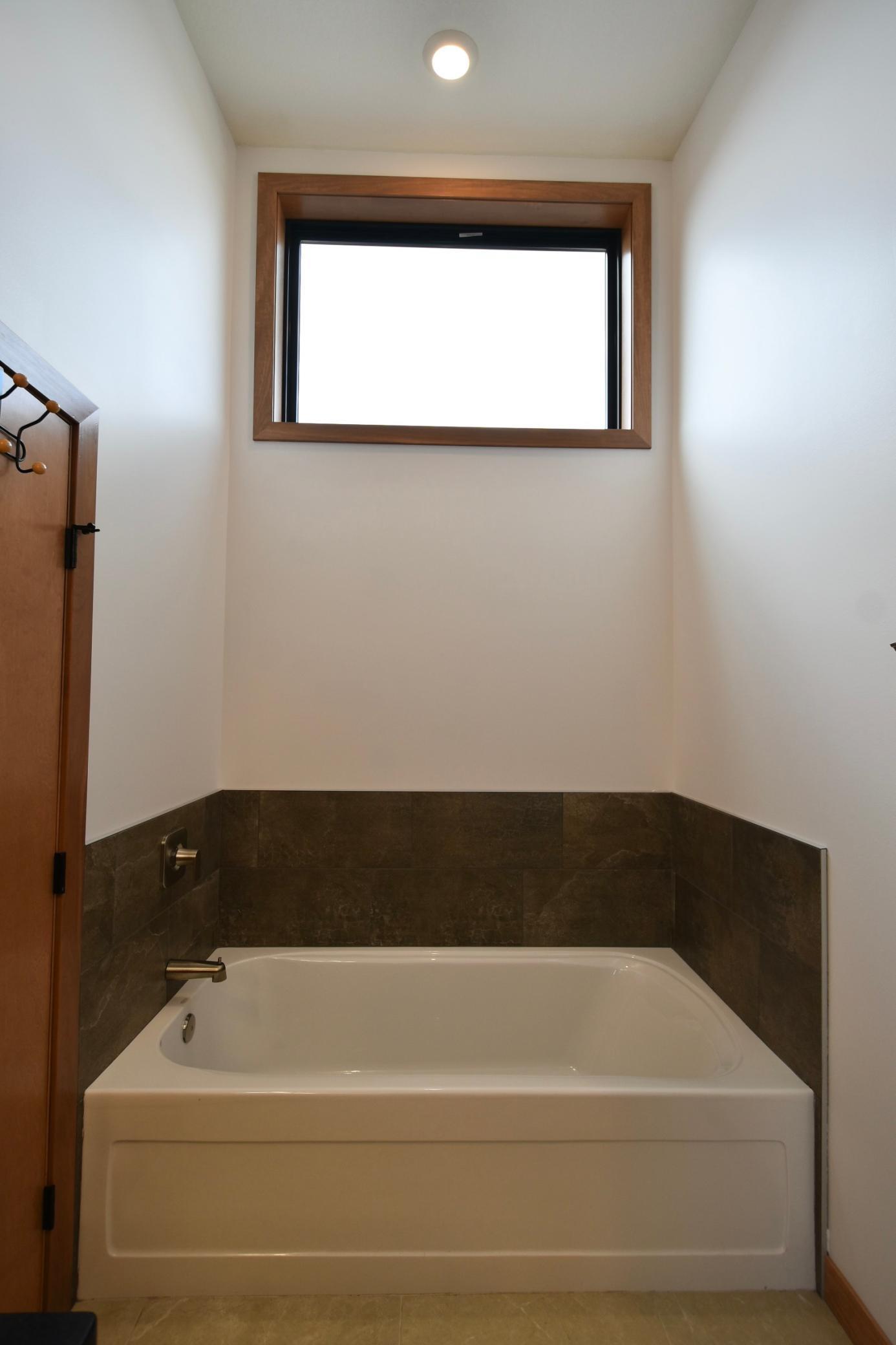natural lighting in main floor bath
