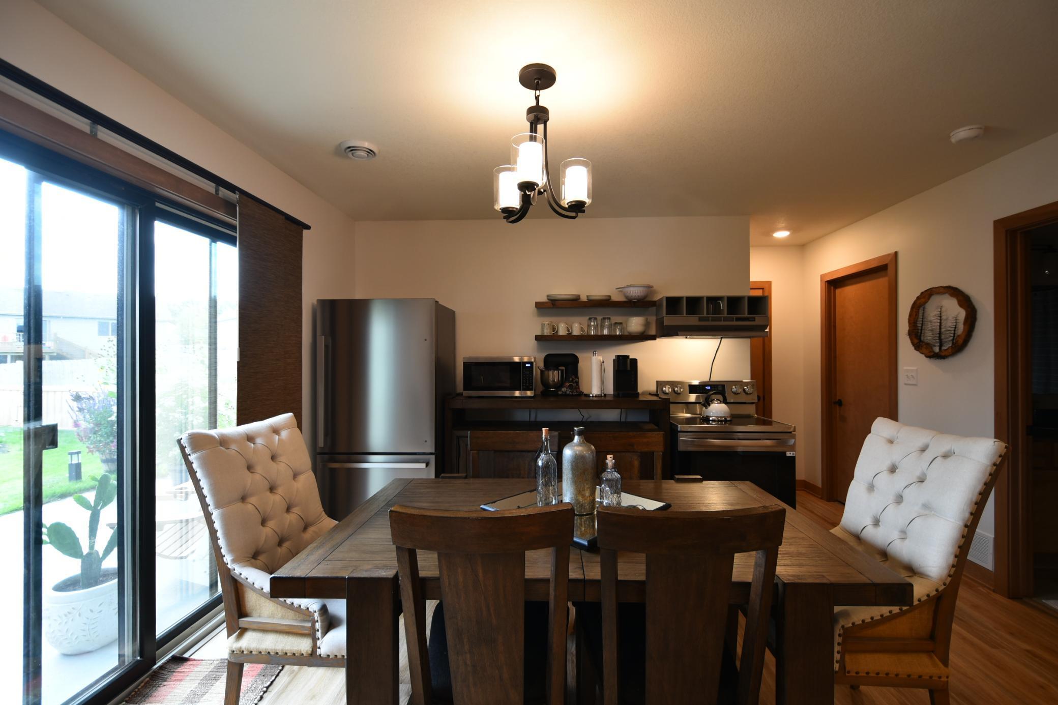 living room/2nd kitchen