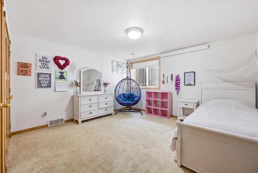 4346 46th Avenue S, Fargo, ND 58104
