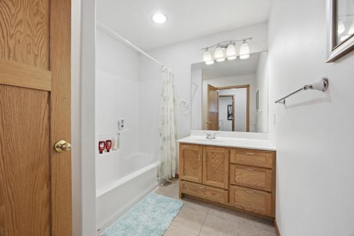 4346 46th Avenue S, Fargo, ND 58104