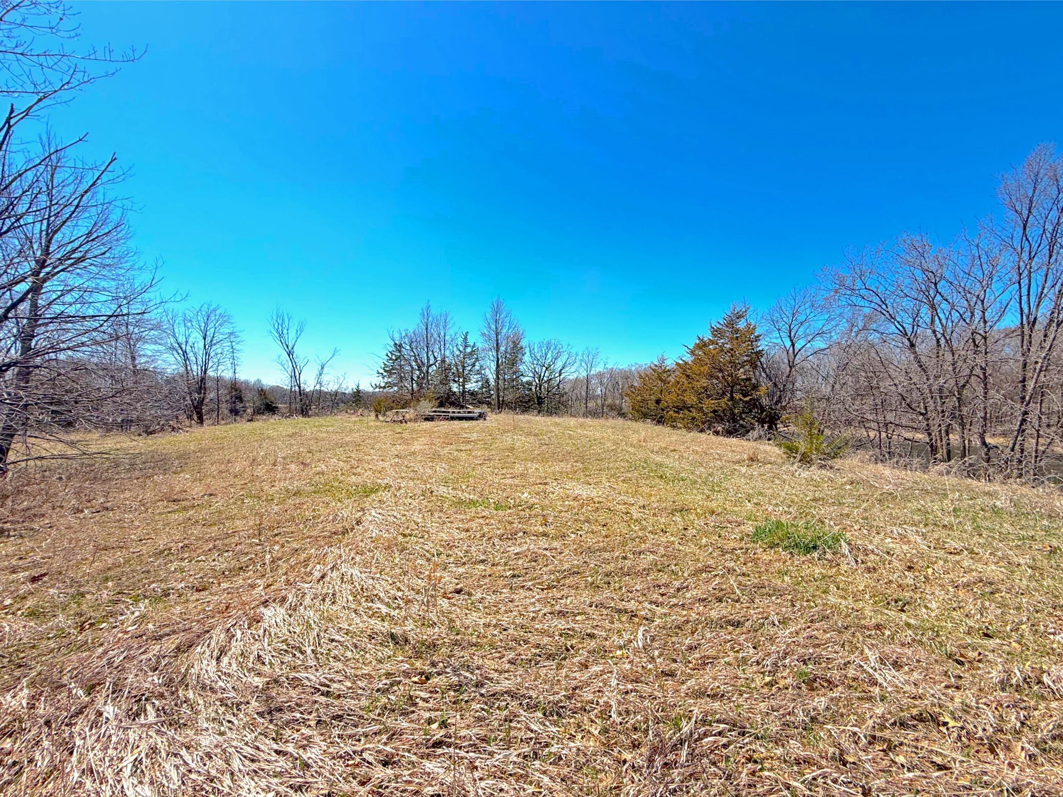 Located just down the road from the Swappers Meet, many popular lakes and the city of Annandale.