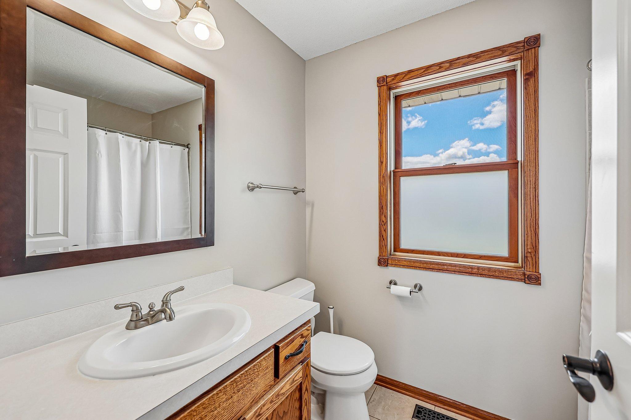 32-web-or-mls-Sandterra Cir-S0105-032.jpg