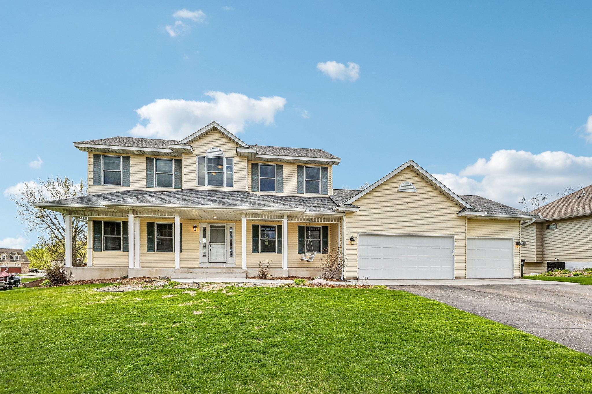1-web-or-mls-Sandterra Cir-S0105-001.jpg